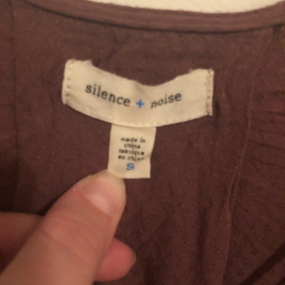 Cropped Flowy Blouse - Picture 3 of 4